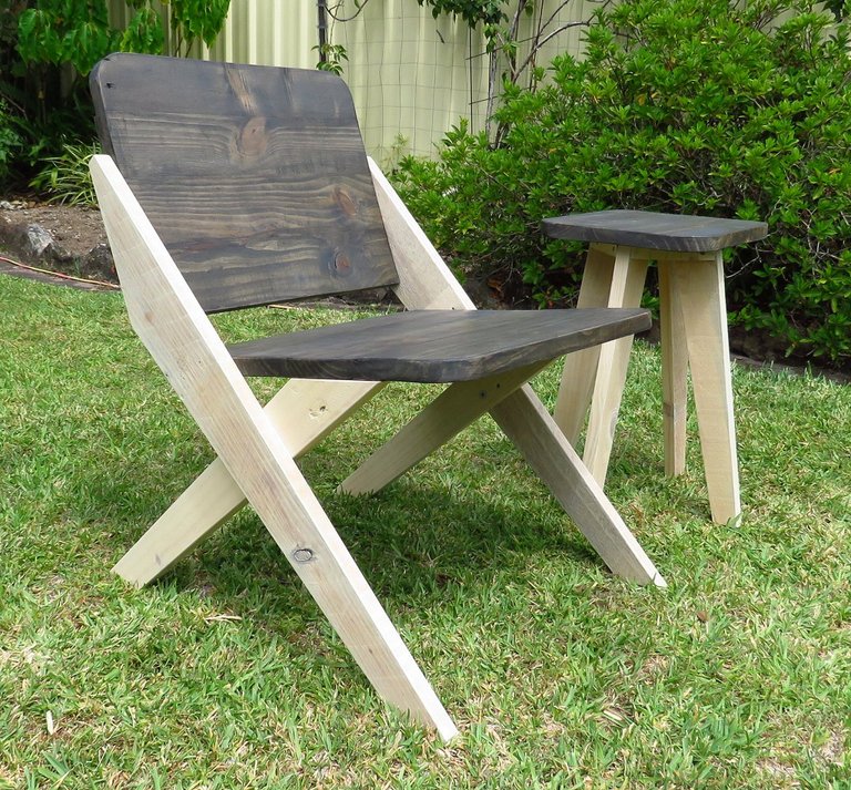 Chill Out Seat & Drinks Table